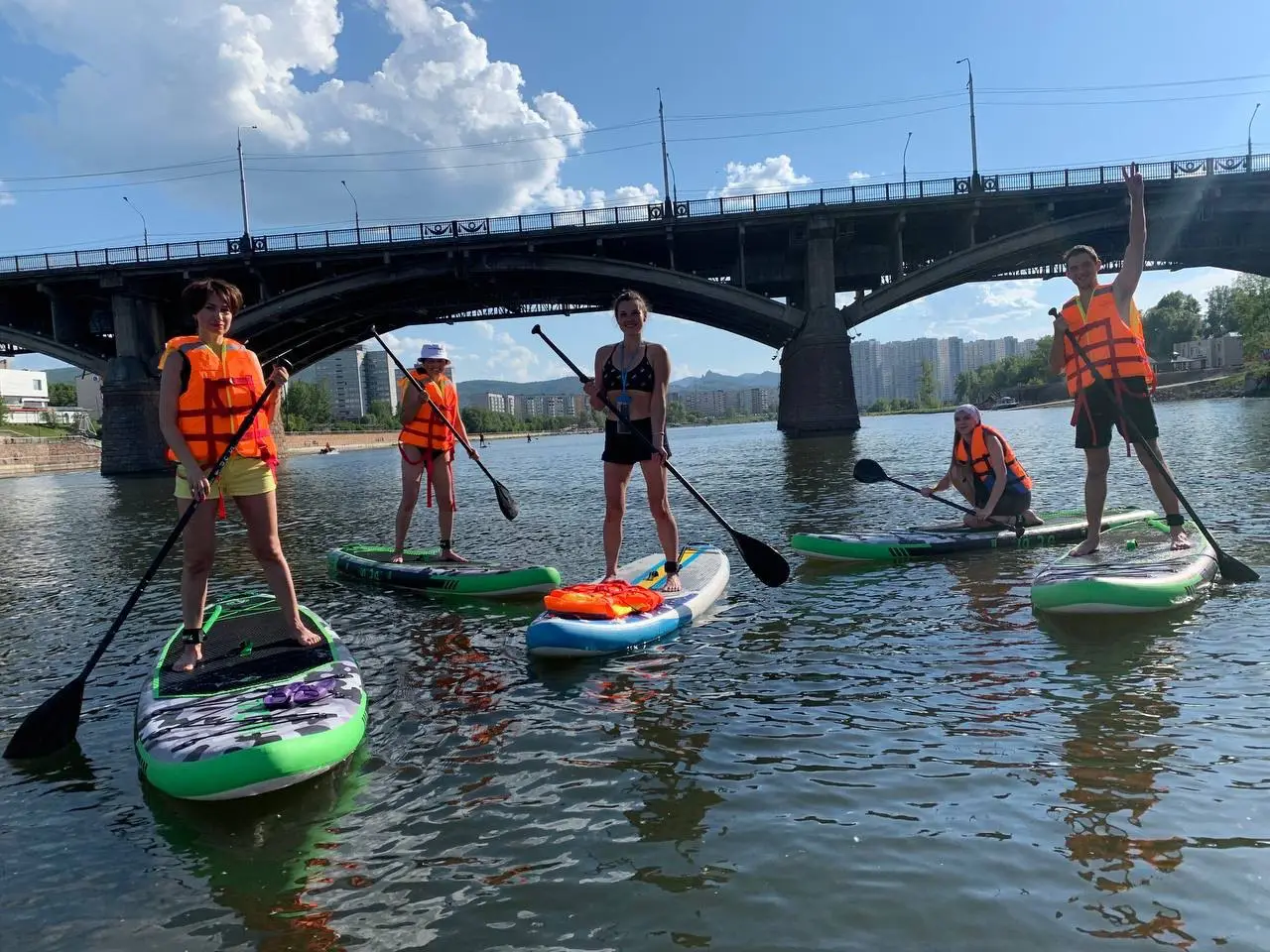 Прокат SUP-бордов Изи Катка на воде